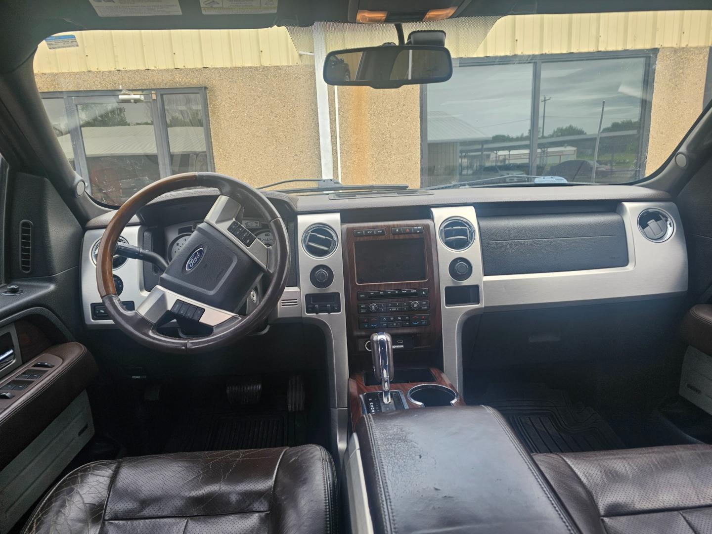 2009 BLACK Ford F-150 FX4 SuperCrew 5.5-ft. Bed 4WD (1FTPW14V39F) with an 5.4L V8 SOHC 24V FFV engine, 4-Speed Automatic transmission, located at 533 S Seven Points BLVD, Seven Points, TX, 75143, (430) 255-4030, 32.313999, -96.209351 - Photo#4